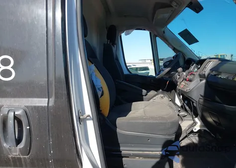 2018 Ram Promaster 2500 High Roof 136 Wb из США, поврежденный, VIN 3C6TRVCG1JE138932